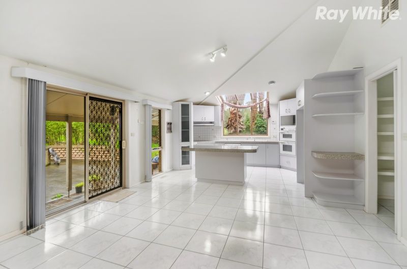 9 Gymkhana Court, Endeavour Hills, VIC 3802