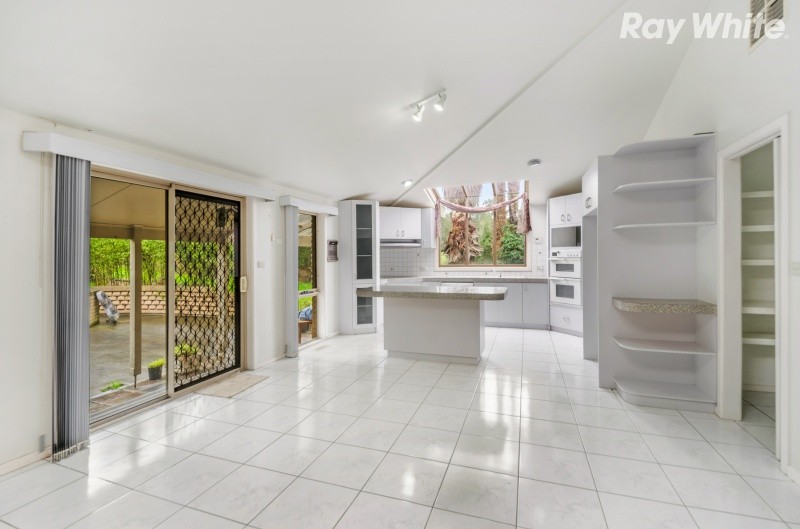 9 Gymkhana Court, Endeavour Hills, VIC 3802