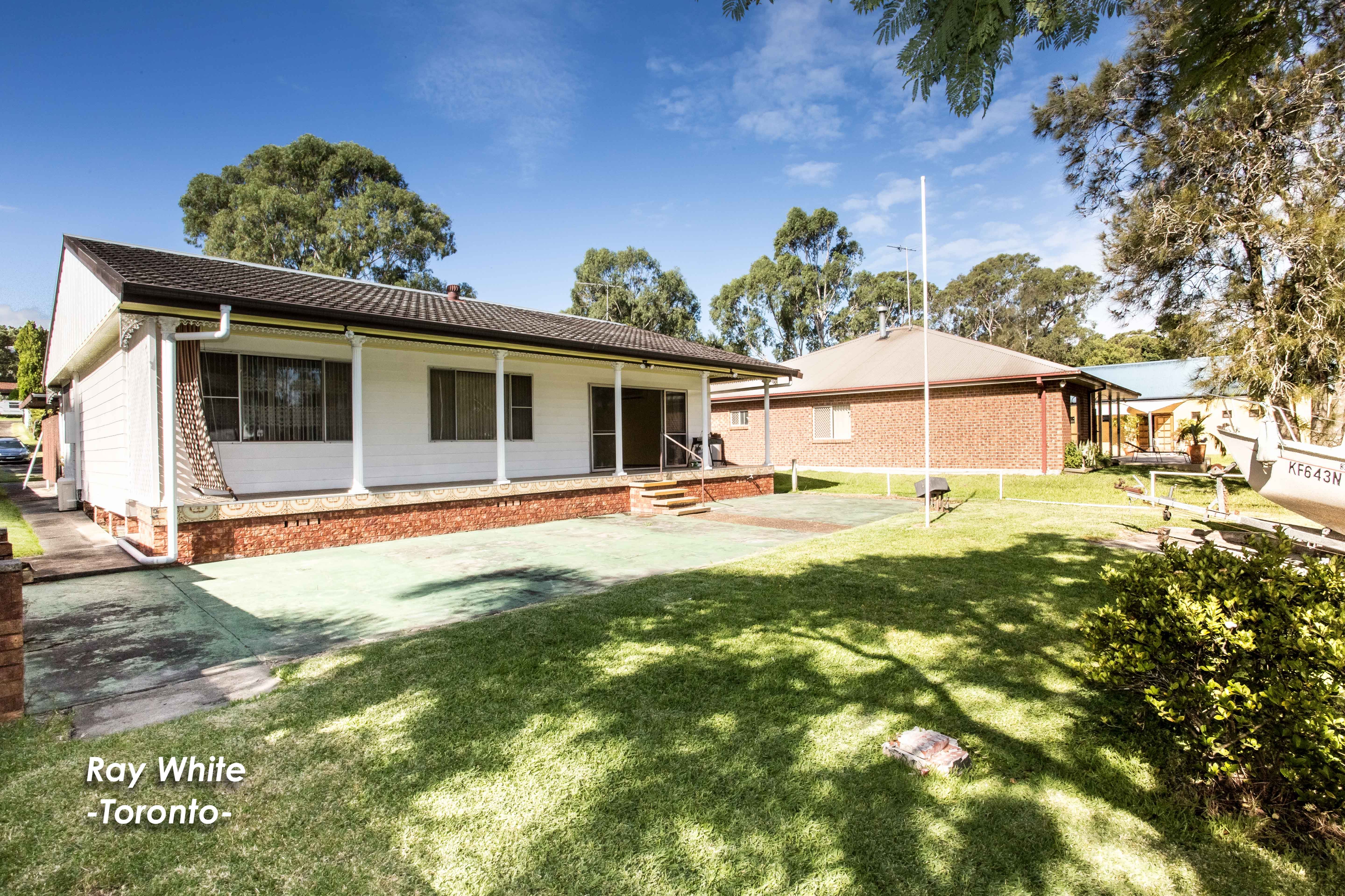 42a Macquarie Road, Fennell Bay, NSW 2283