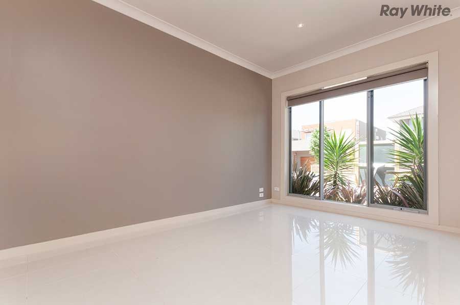 21 The Esplanade, Caroline Springs, VIC 3023