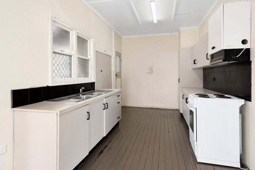 110 Drayton Road, Harristown, QLD 4350