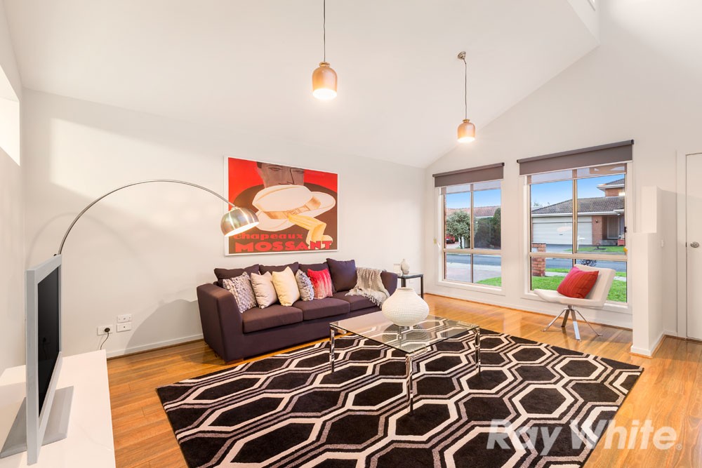 1/4 Hawthorn Court, Mill Park, VIC 3082