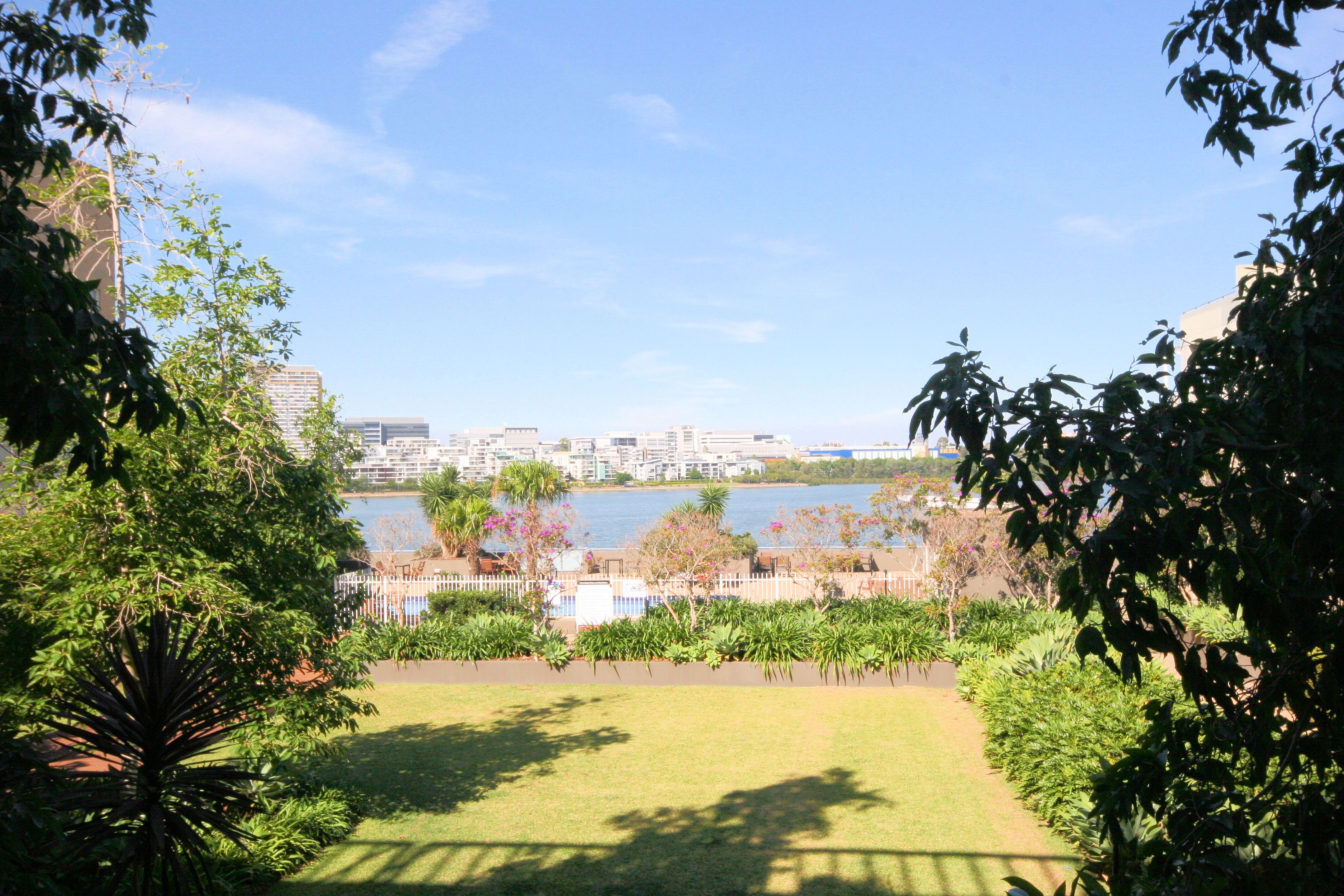 425 / 16 Marine Parade, Wentworth Point, NSW 2127