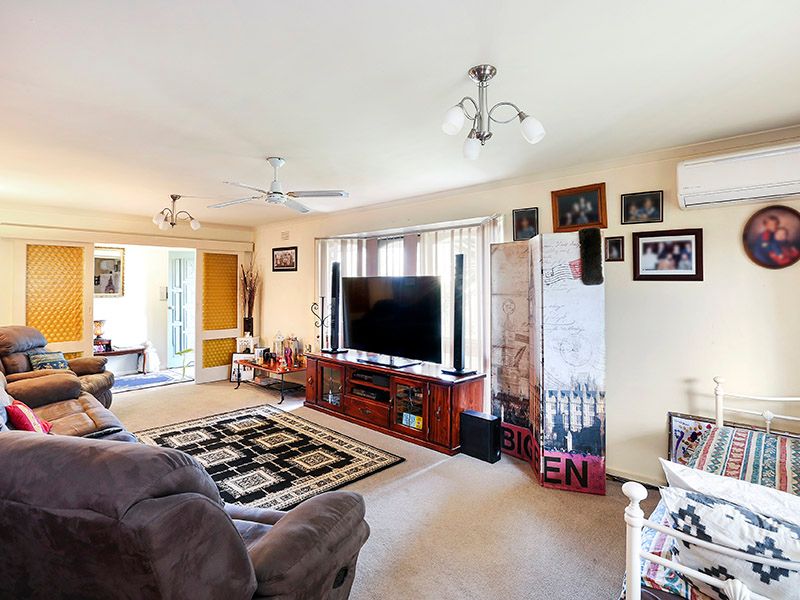 2 Moruya Drive, Grovedale, VIC 3216