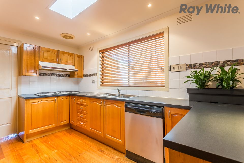 18 Grimes Avenue, Taylors Lakes, VIC 3038