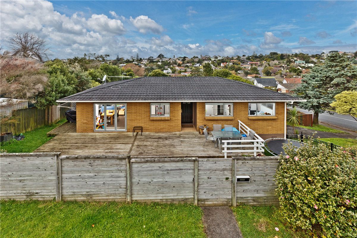 2 Eastwood Rise, Browns Bay, North Shore City