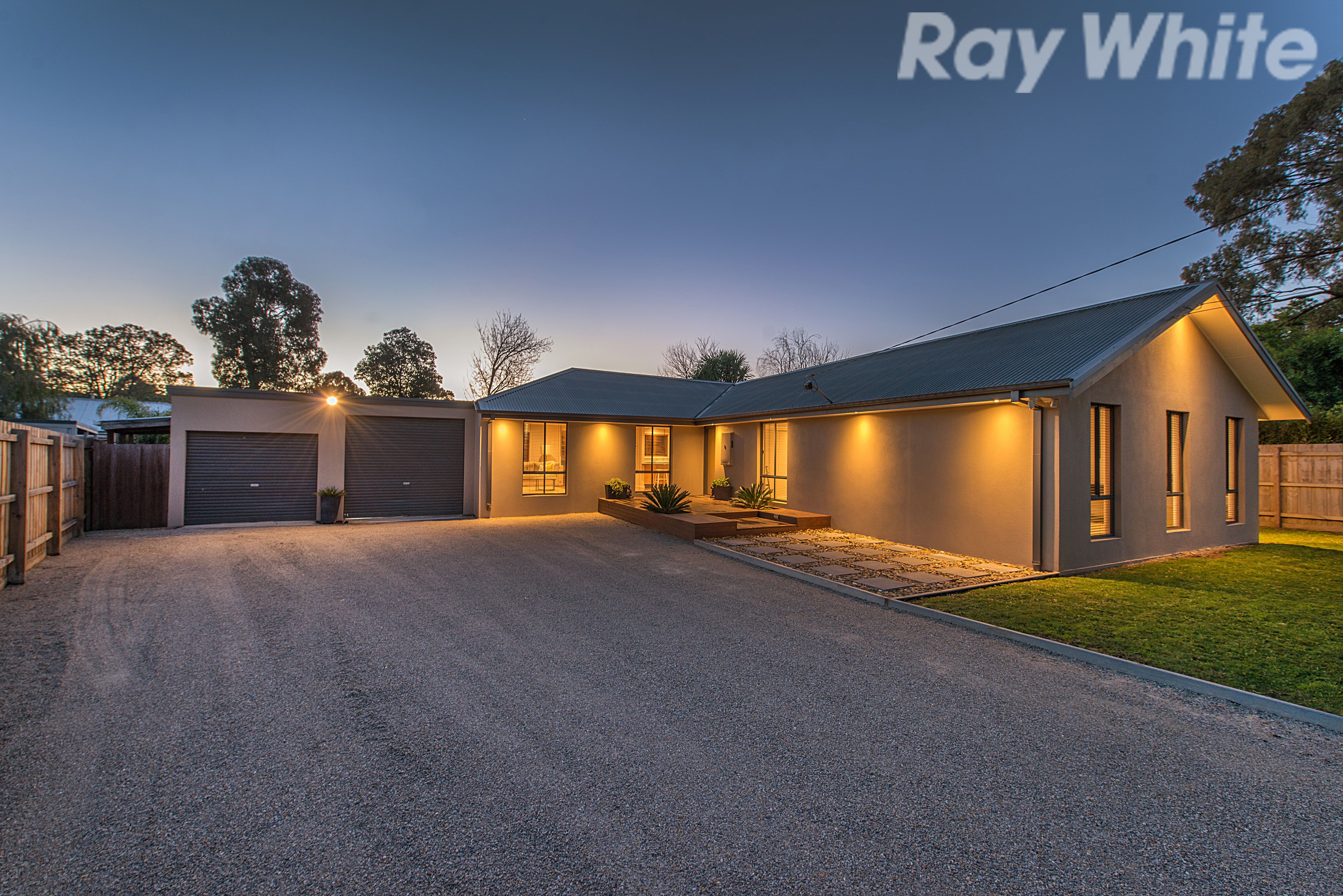 11 Blackburn Road, Mooroolbark, VIC 3138