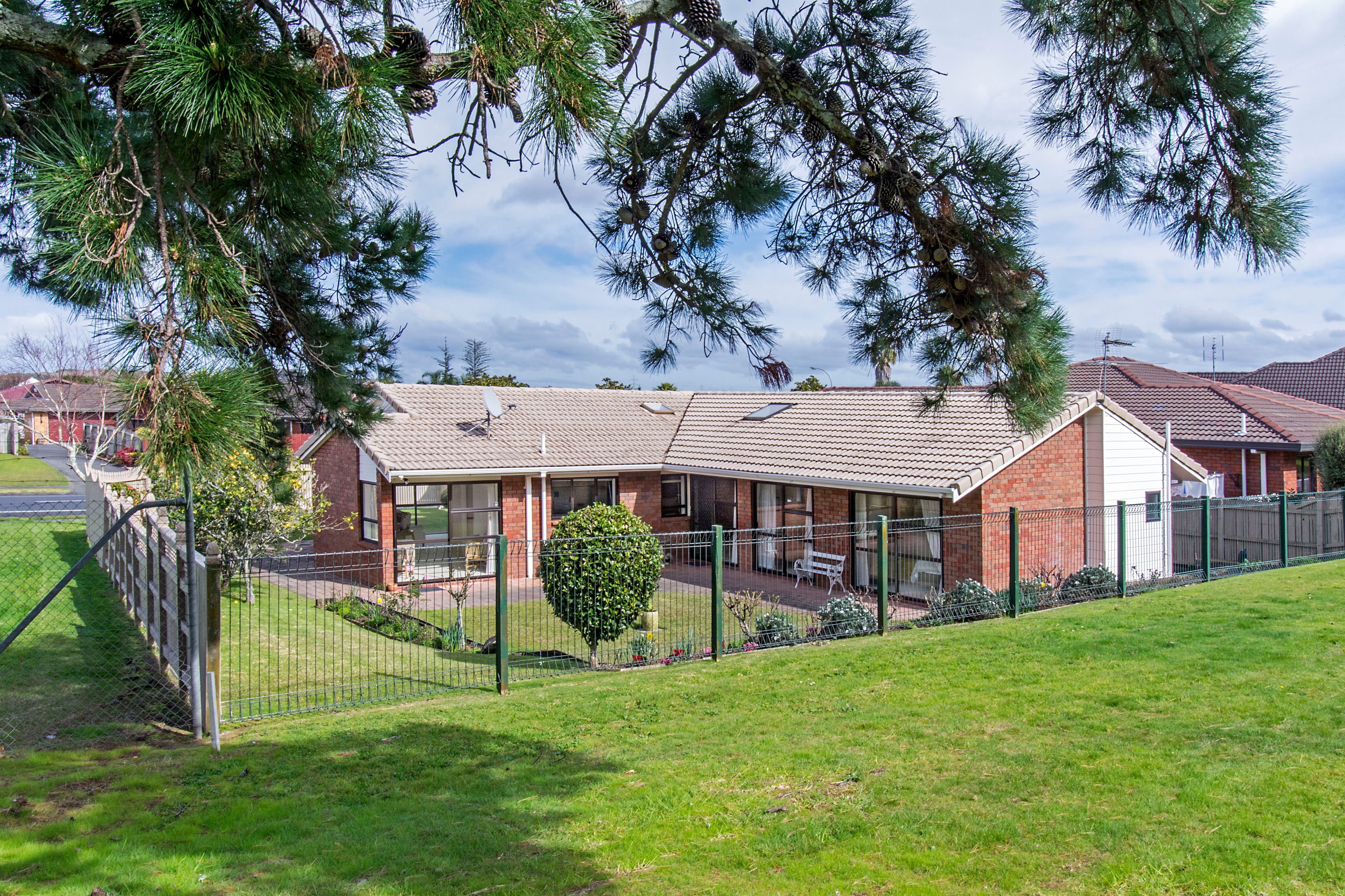 43 Golfland Drive, Golflands, Manukau City