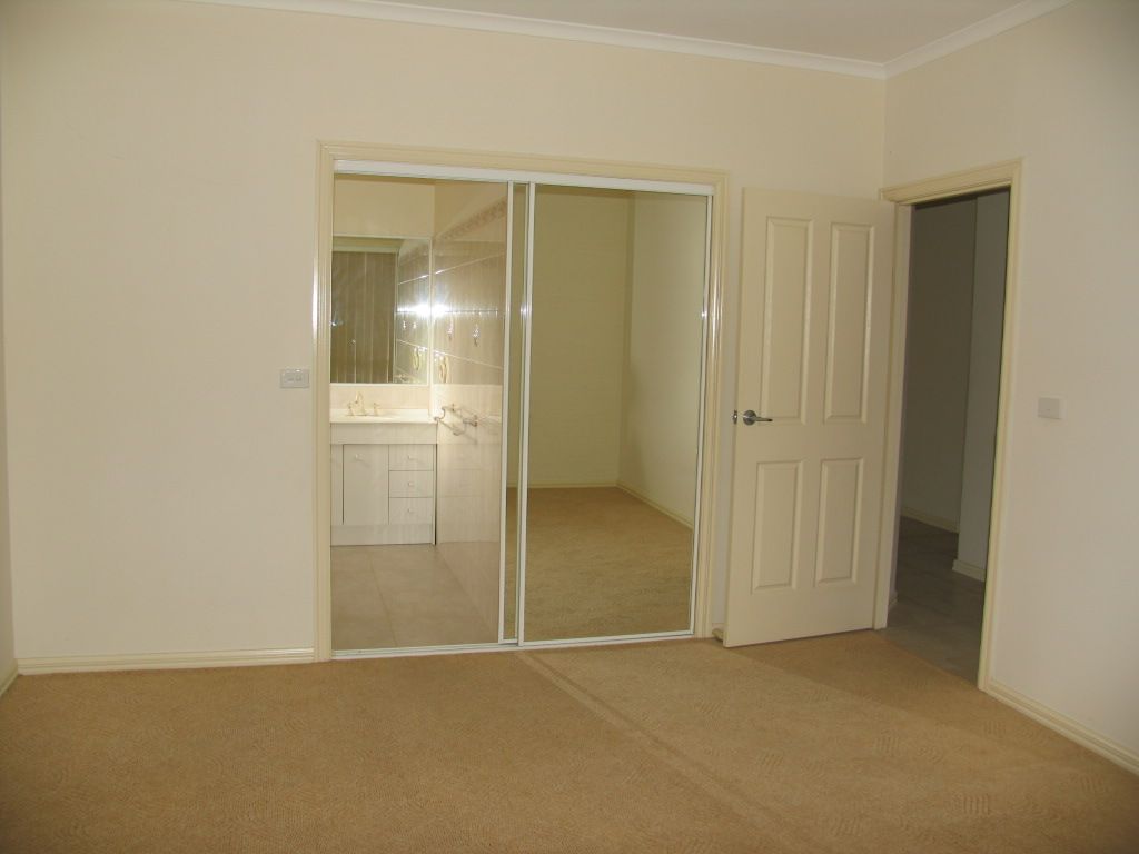 6 Nodosa Grove, Melton West, VIC 3337