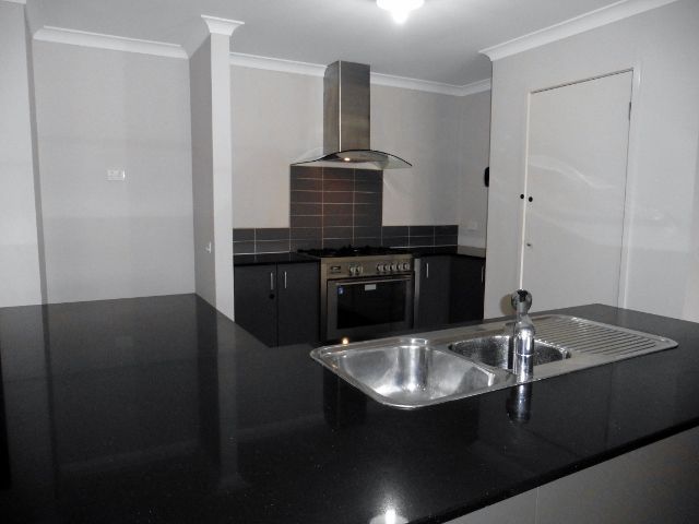 19 Blue Peppermint Court, Lyndhurst, VIC 3975