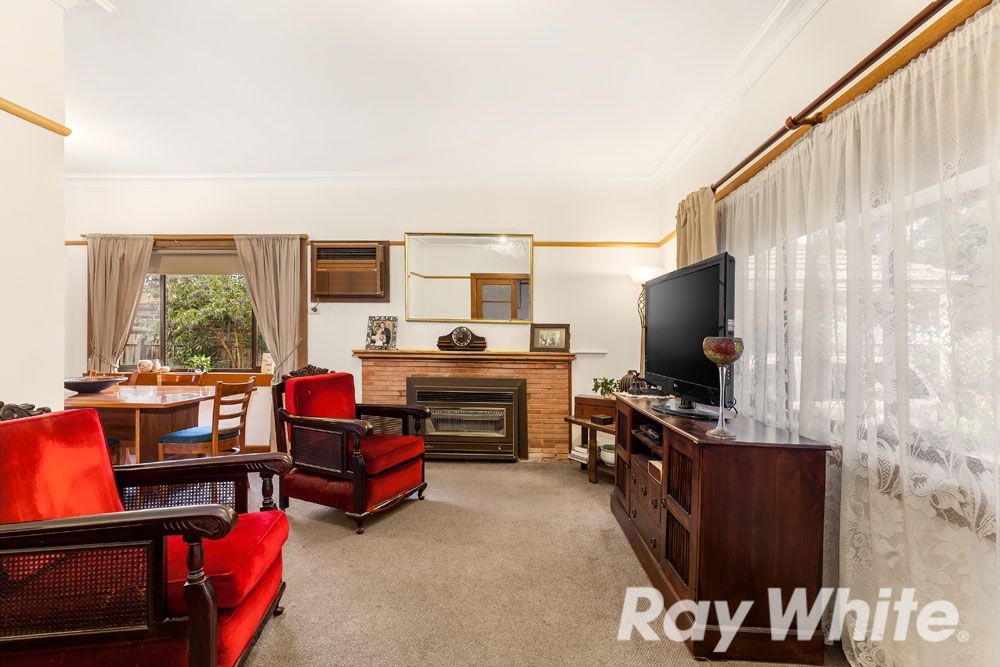 70 Rosstrevor Crescent, Mitcham, VIC 3132
