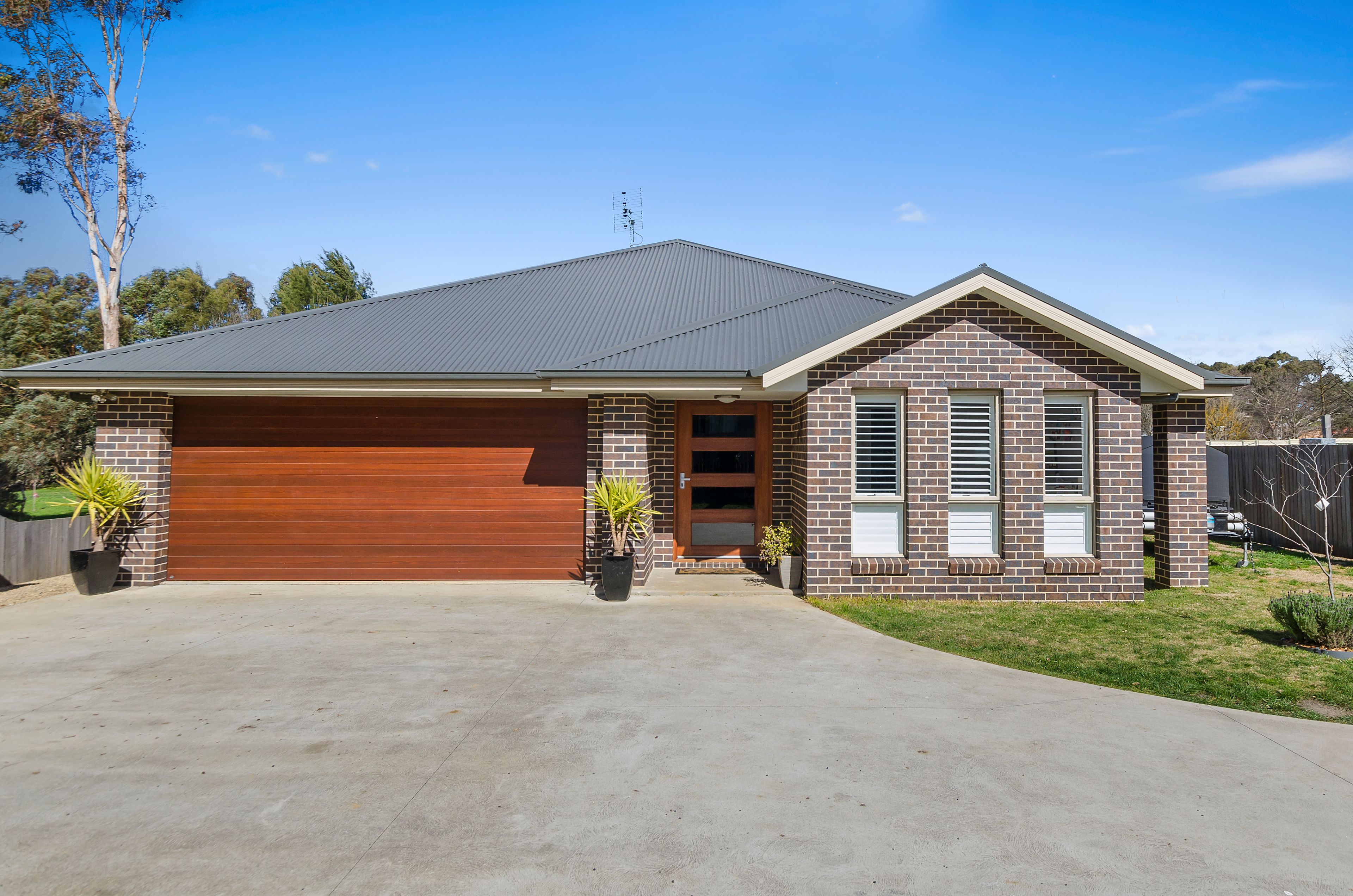 4 Lytton Road
