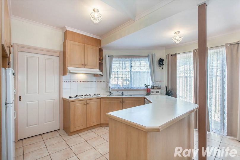 27 Carbon Crescent, Mill Park, VIC 3082