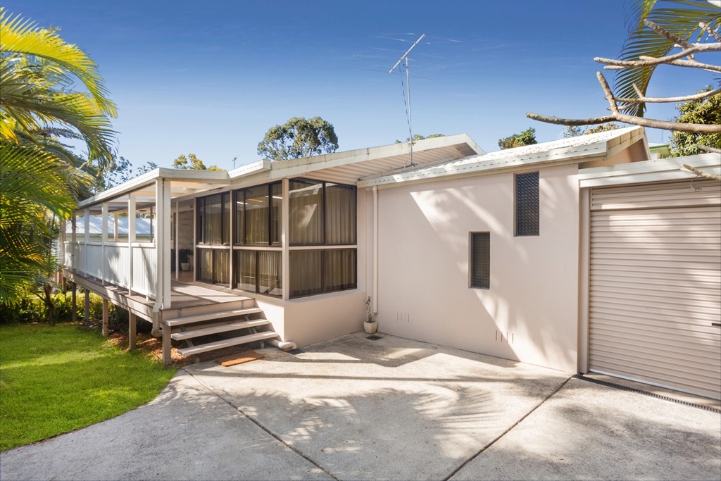 17 Koolewong Street, Stafford Heights, QLD 4053