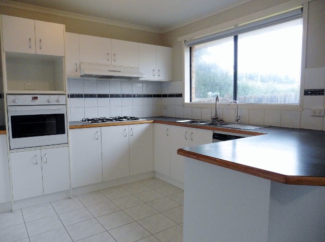 4 Luxor Court, Cranbourne, VIC 3977