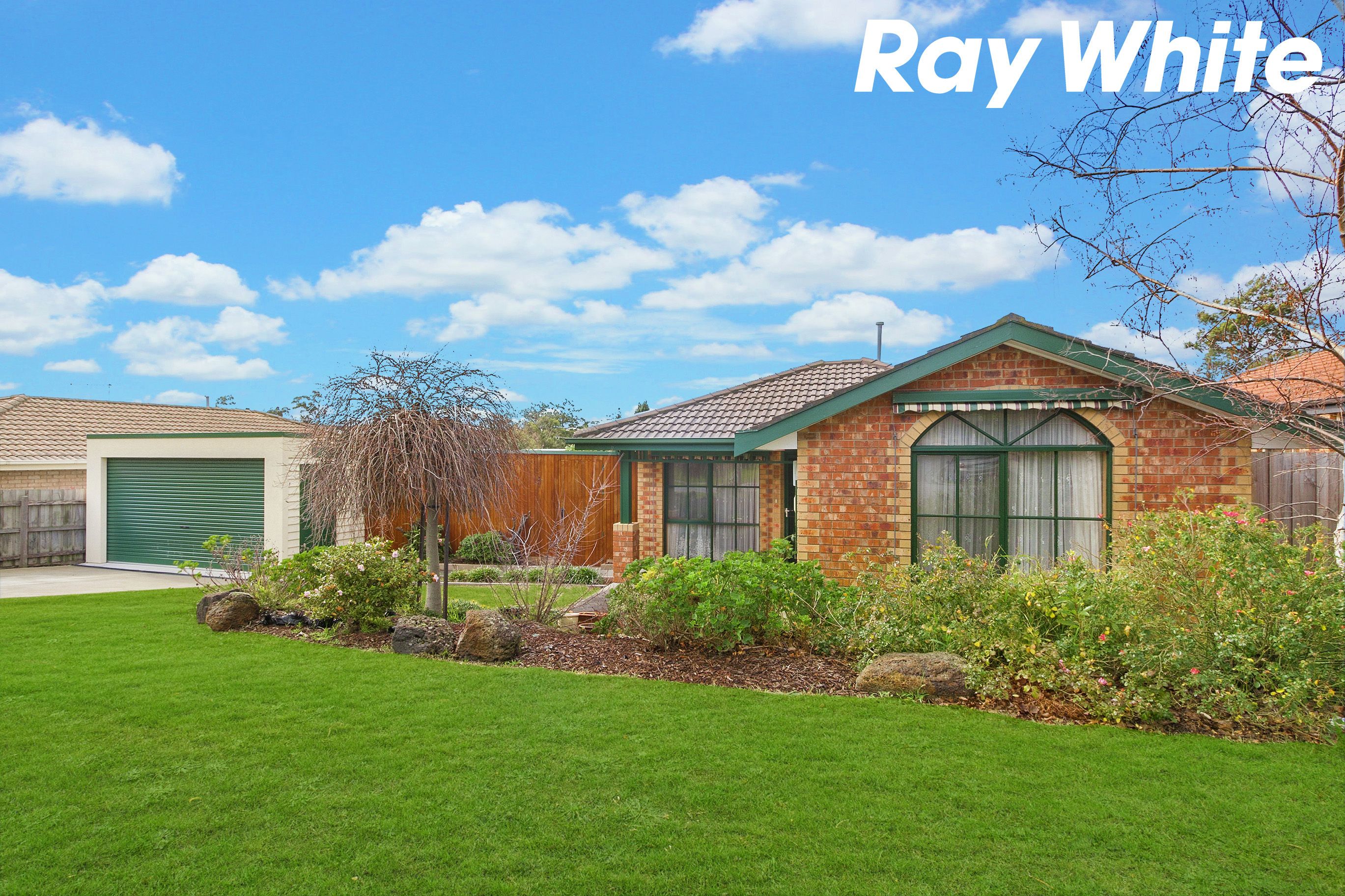 6 Union Avenue, Pakenham VIC 3810