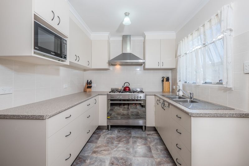 27 Beaufort Place, Deception Bay, QLD 4508