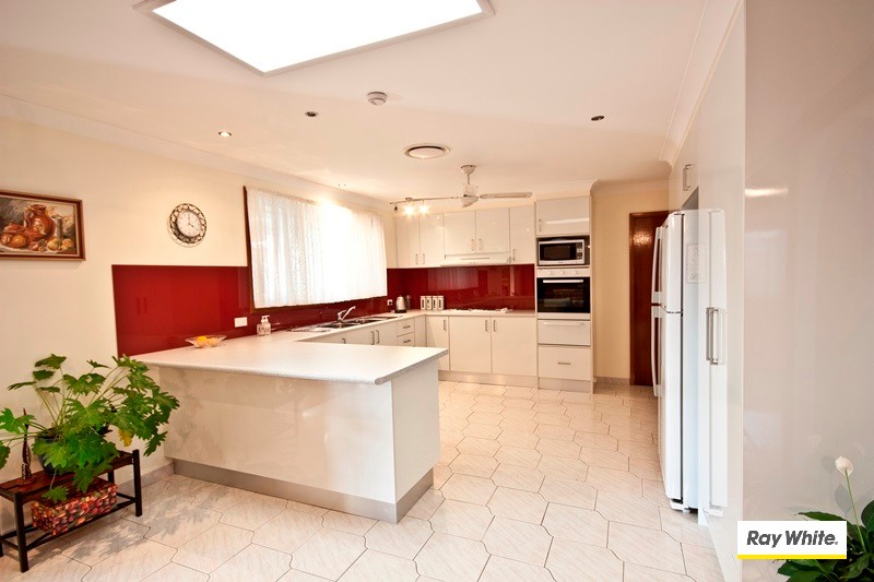 14 Brampton Close, Hinchinbrook, NSW 2168