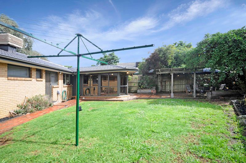 7 Dalray Close, Mill Park, VIC 3082
