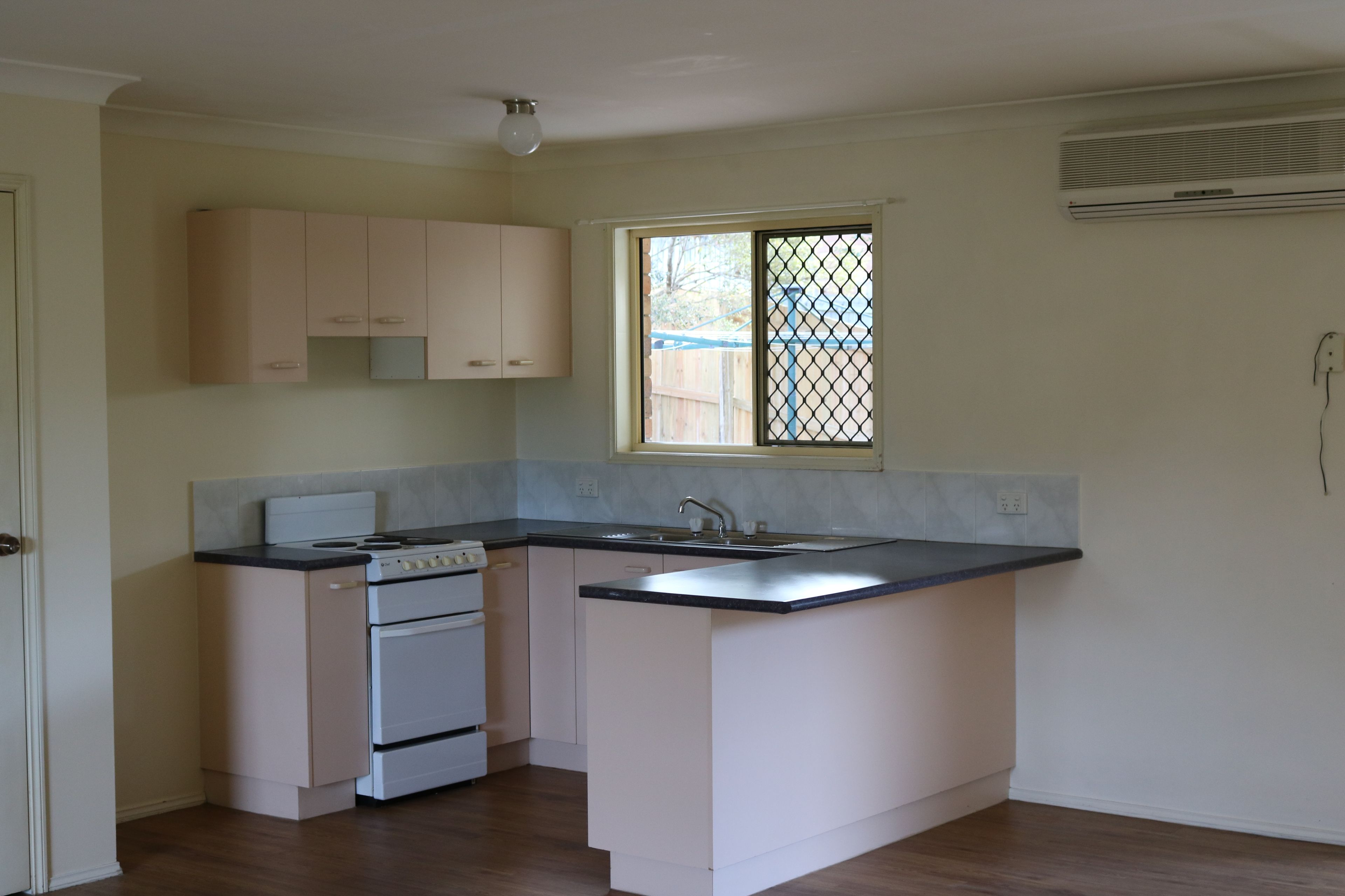 1 Louise Court, Silkstone, QLD 4304