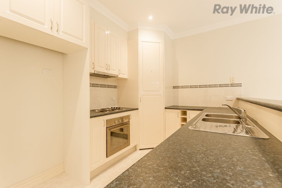 3/8 Lorraine Court, Hillside, VIC 3037