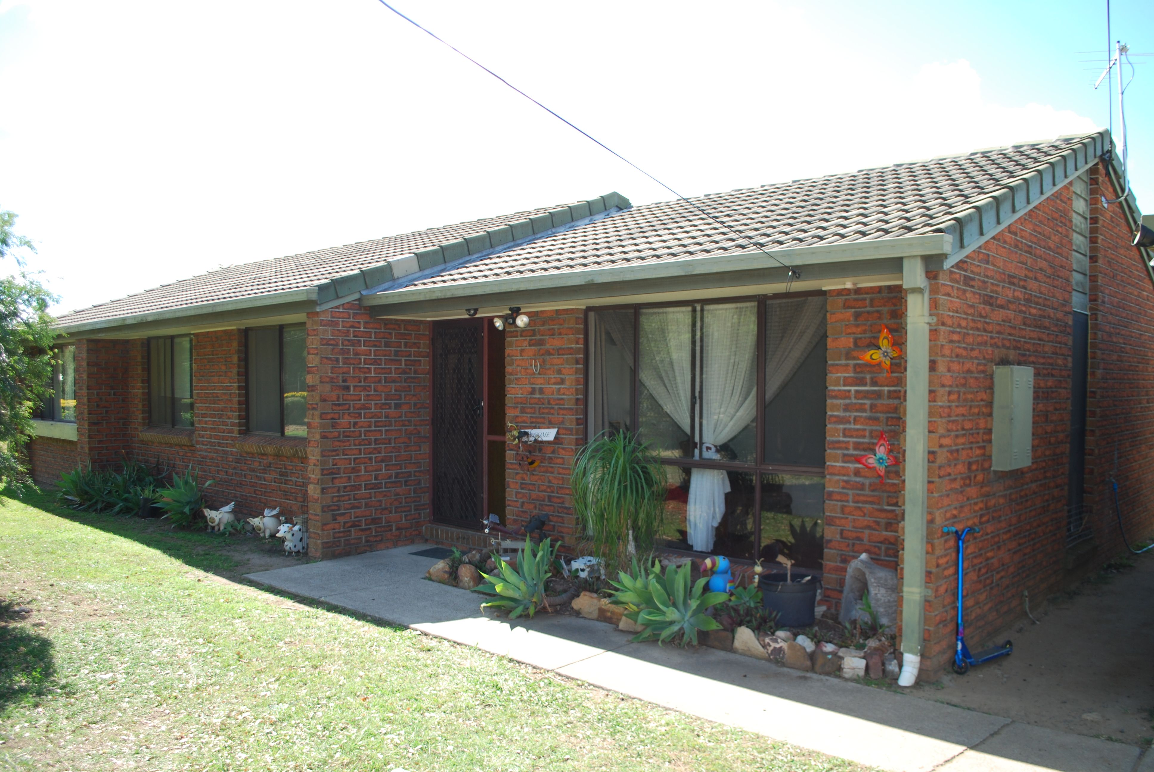 15 Poincianna Court, Walloon, QLD 4306