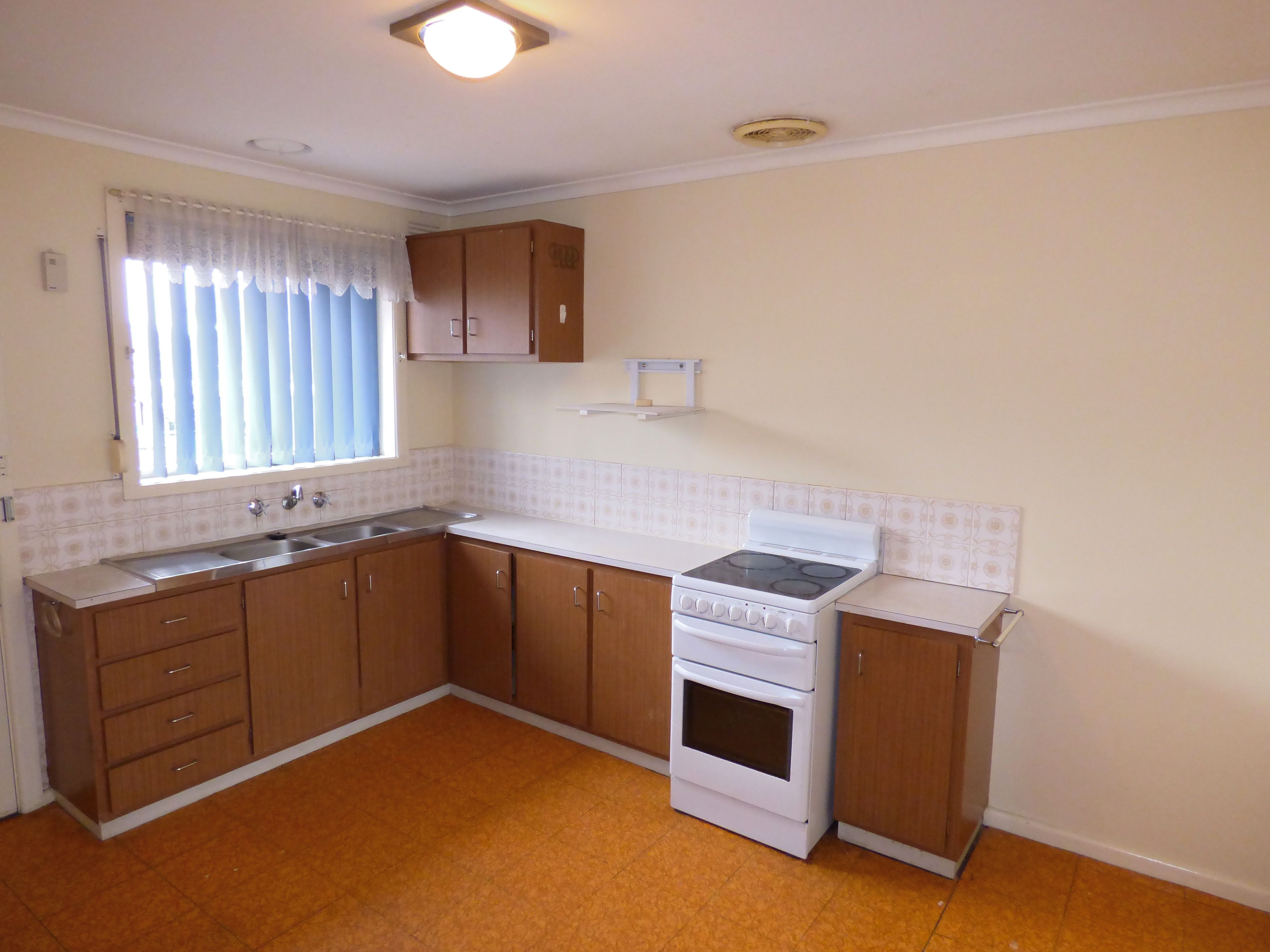 2/60 Henty Street, Reservoir, VIC 3073