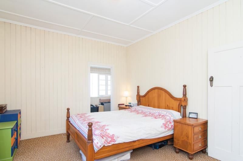 17 Carey Street, Bardon, QLD 4065