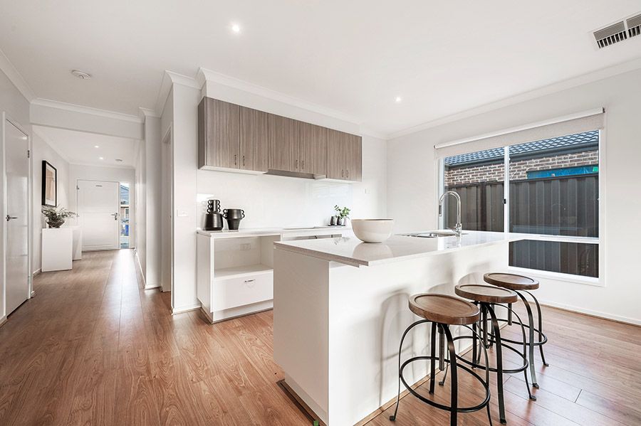31 Peninsula Crescent, Craigieburn, VIC 3064