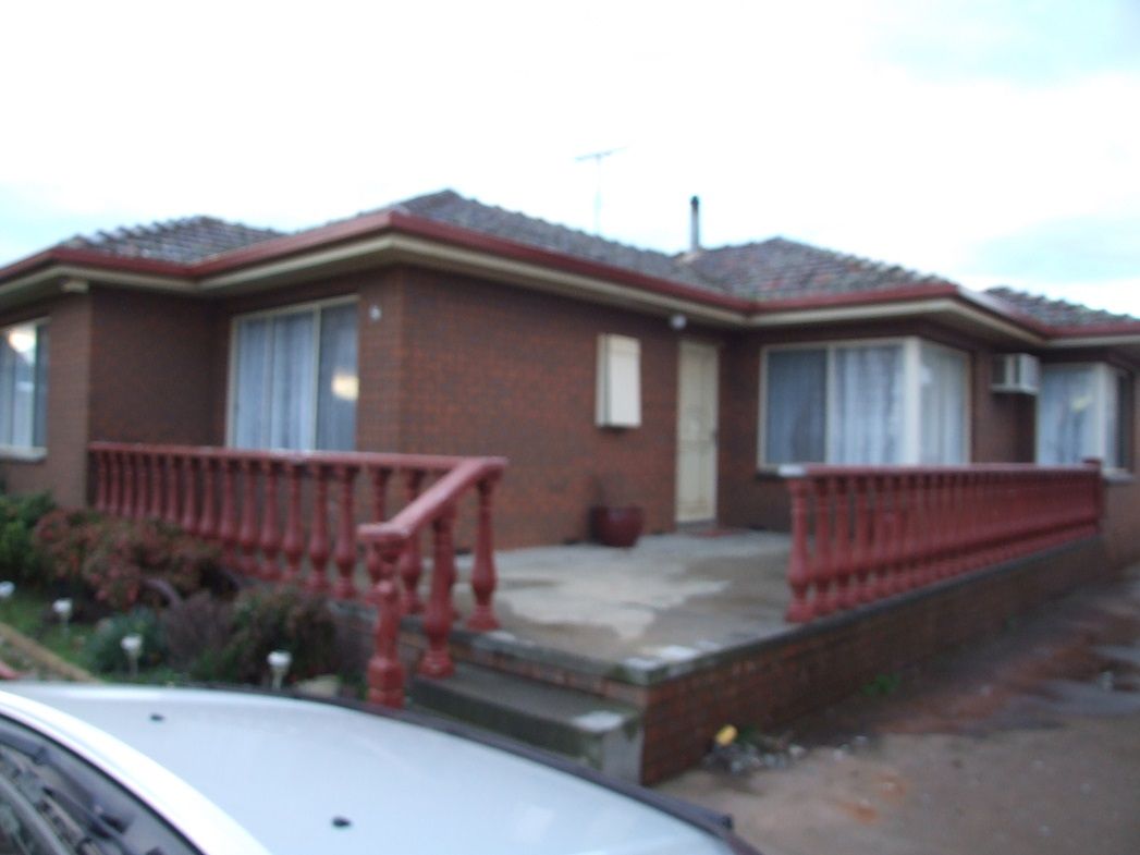 36 Stewart Crescent, Rockbank, VIC 3335