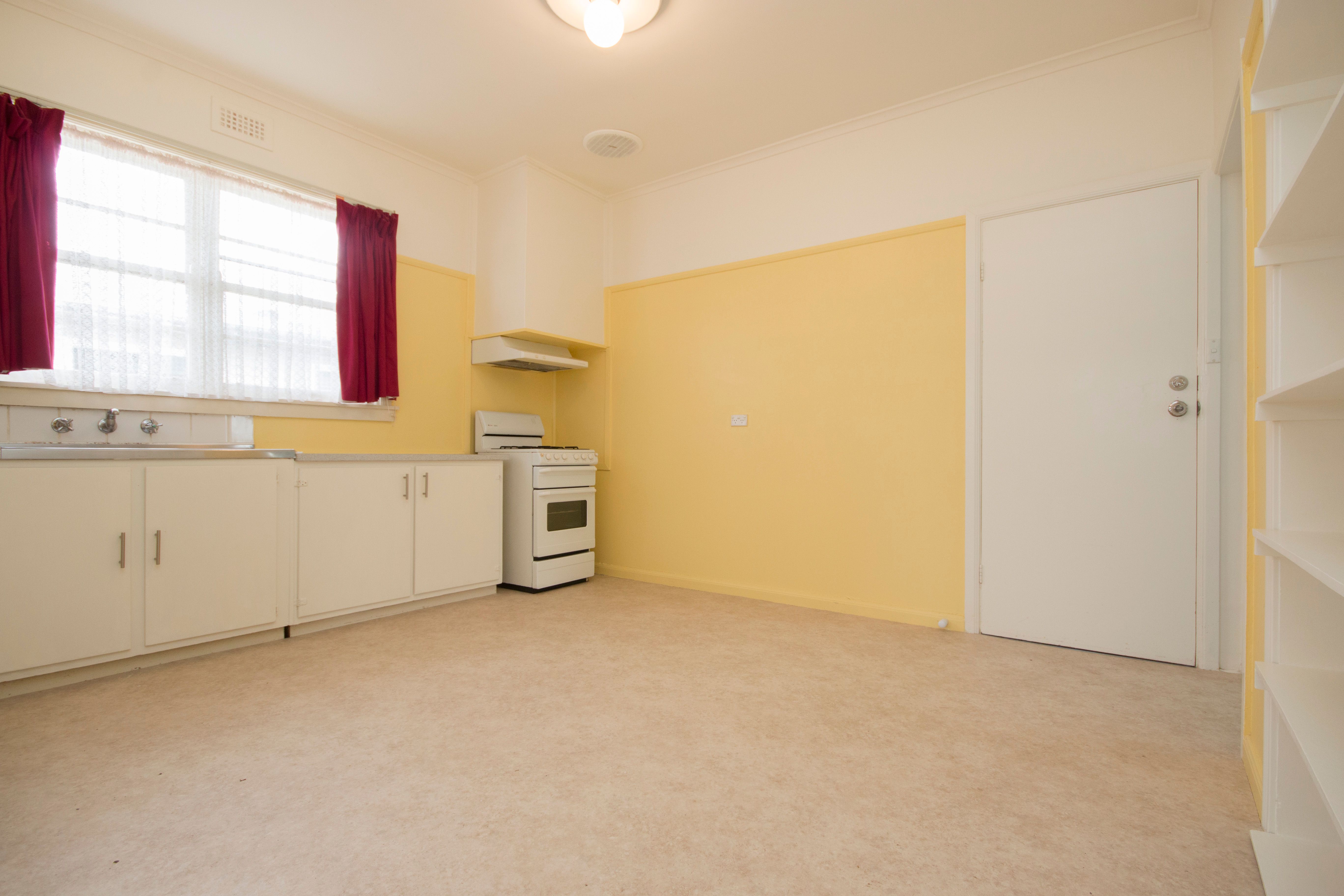 61 Maple Avenue, Wendouree, VIC 3355