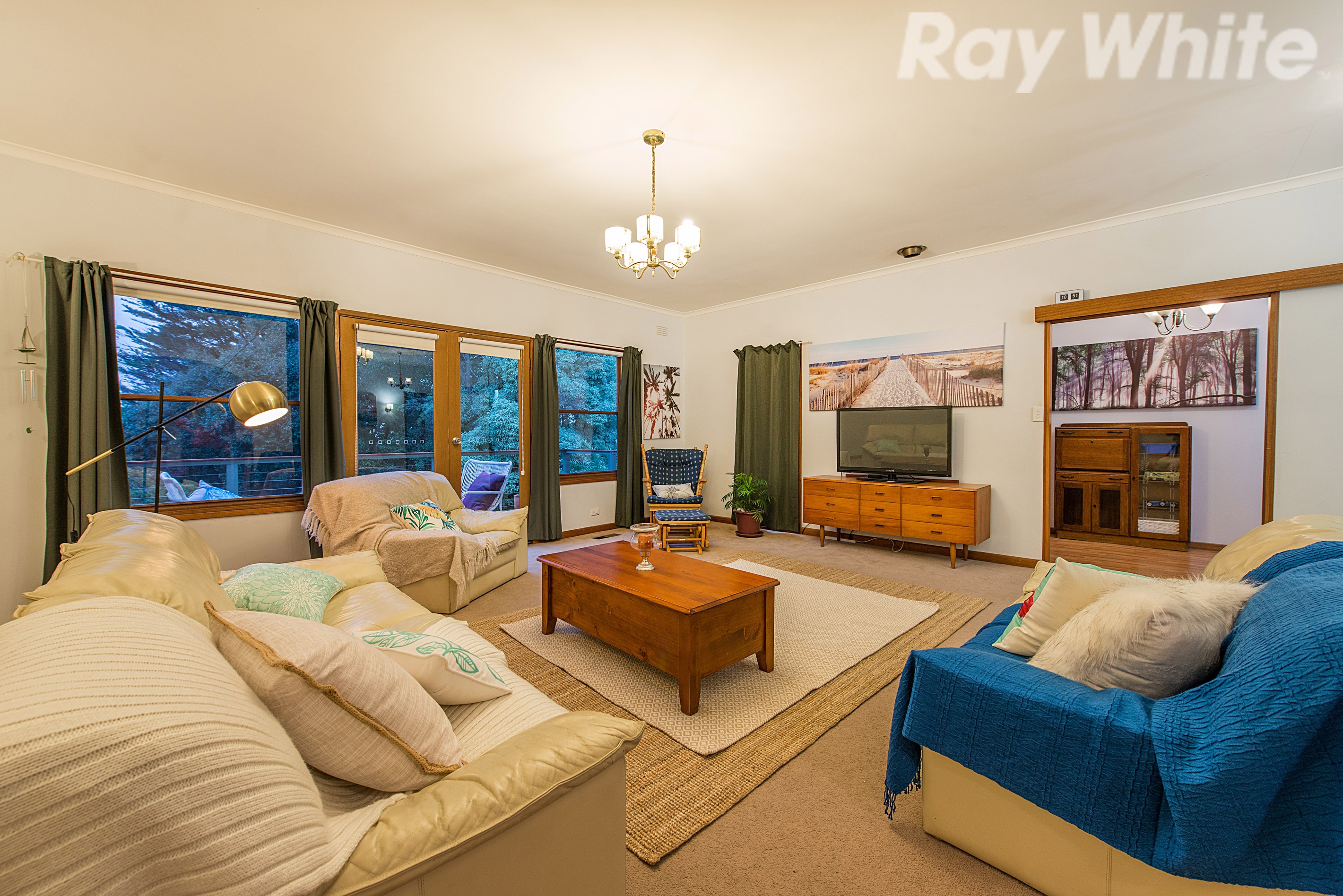 10 Pleasant Road, Ferntree Gully, VIC 3156