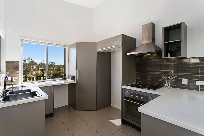 14a Lawson Street, Oxley, QLD 4075