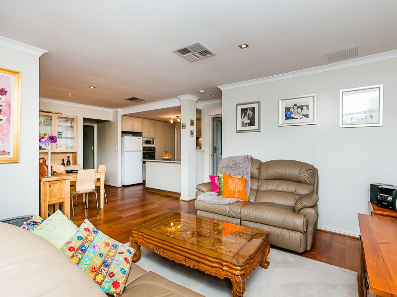 3/2 LILACDALE Road, Innaloo, WA 6018