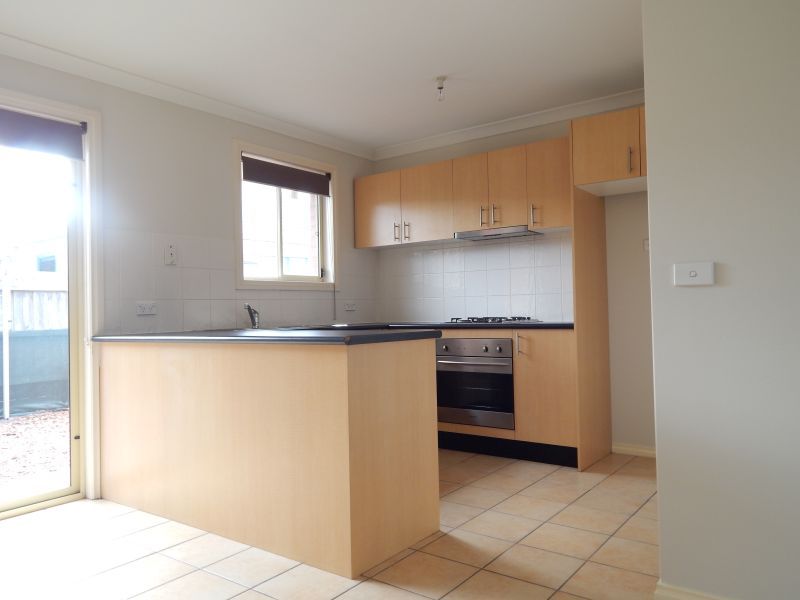 2/11 Leonard Avenue, Glenroy, VIC 3046