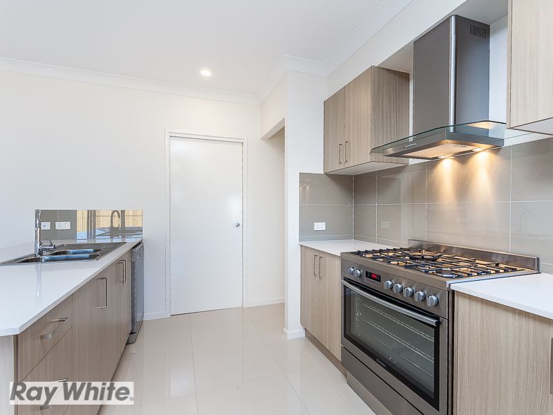 110 Mapleton Drive, North Lakes, QLD 4509