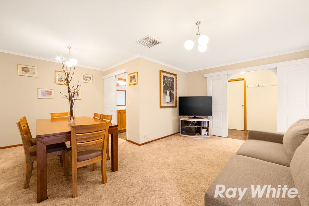 4 Whitfield Court, Mill Park, VIC 3082