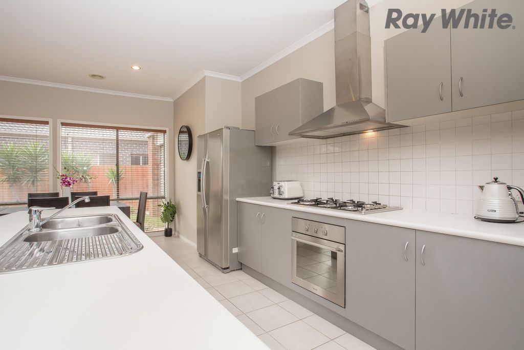 5 York Close, Taylors Hill, VIC 3037