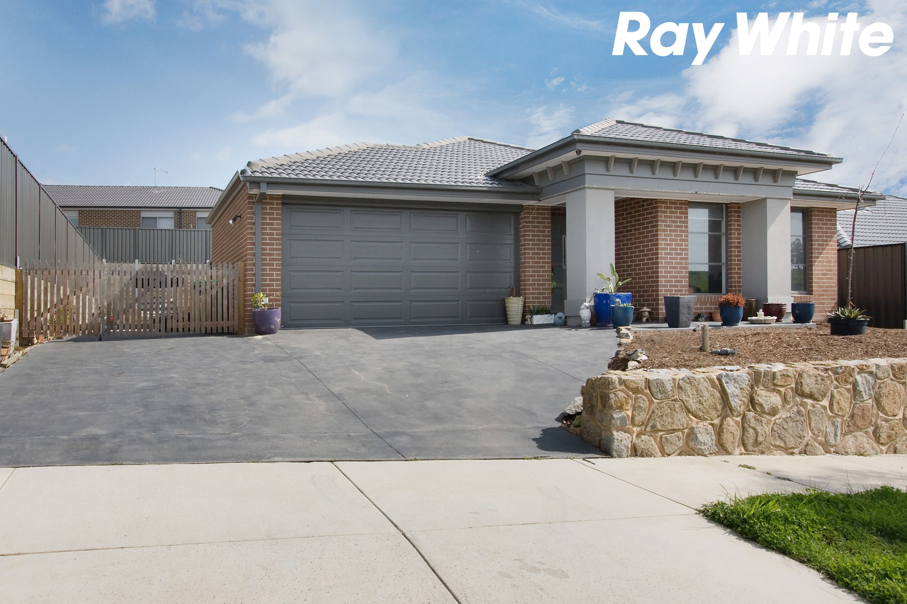 9 Ocean Bend, Pakenham, VIC 3810