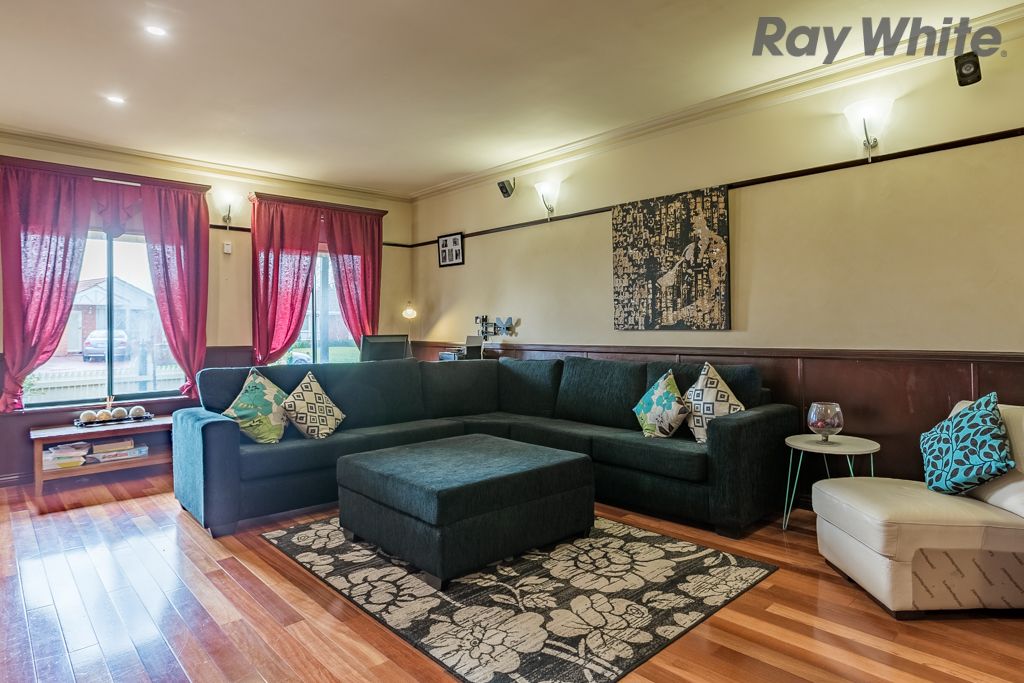 2/50 Saratoga Crescent, Keilor Downs, VIC 3038