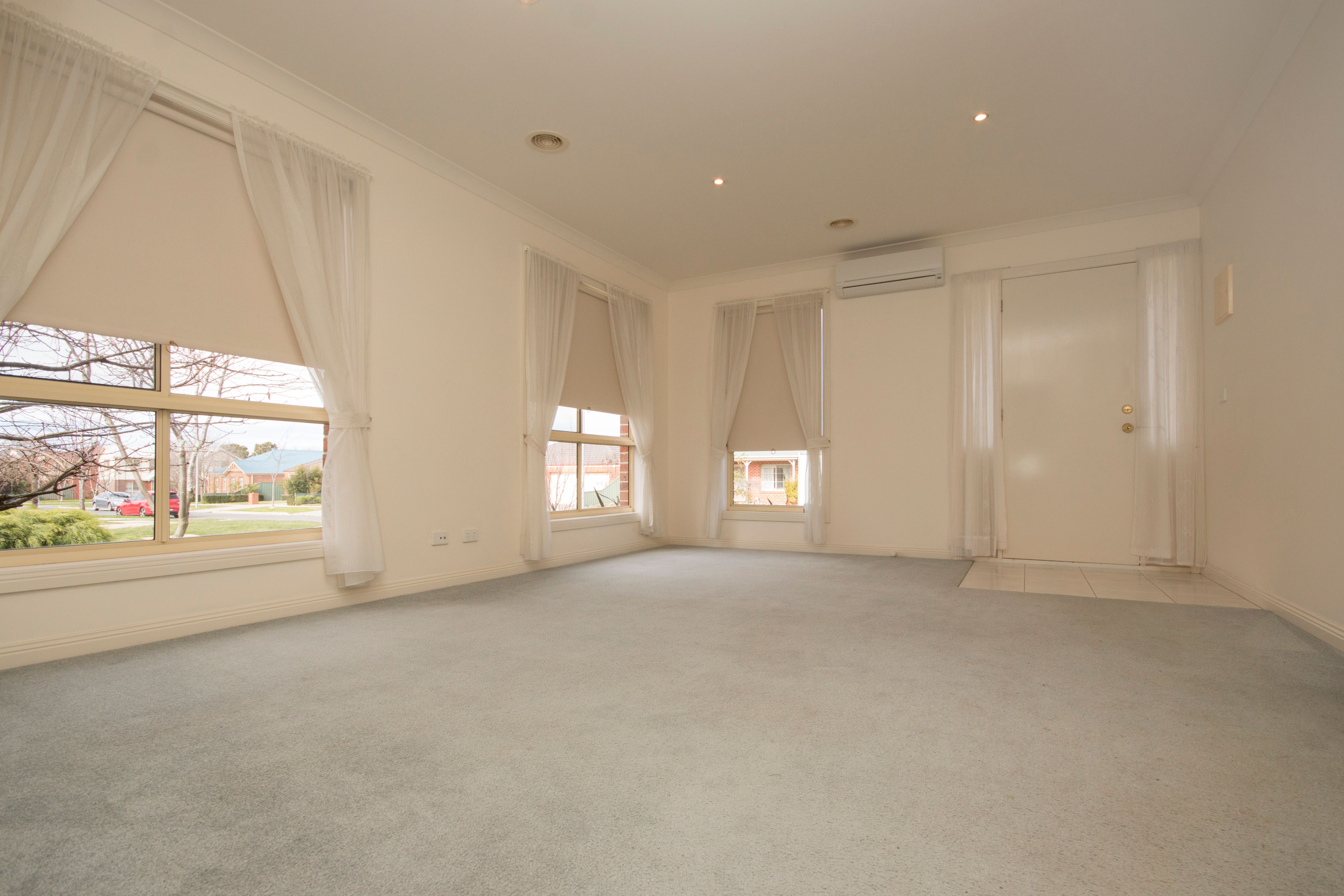 30 Ayrvale Avenue, Lake Gardens, VIC 3355