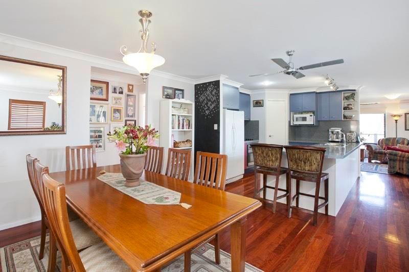 5 Woodgate Court, Ferny Hills, QLD 4055