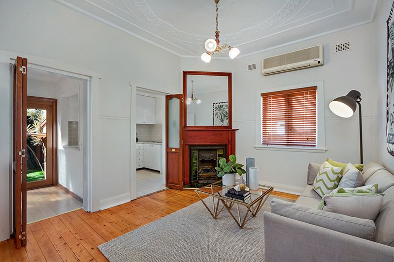58 Bouvardia Street, Russell Lea, NSW 2046
