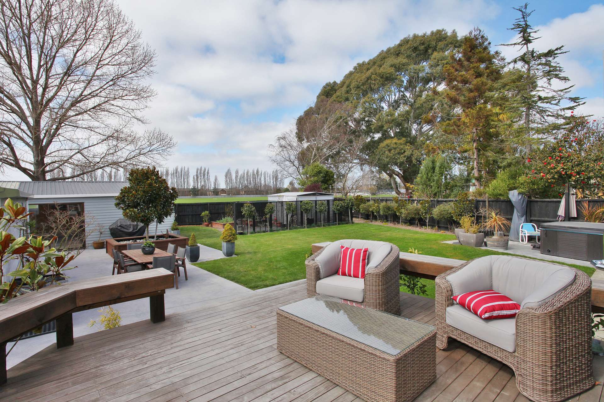 458 Hills Road photo 2