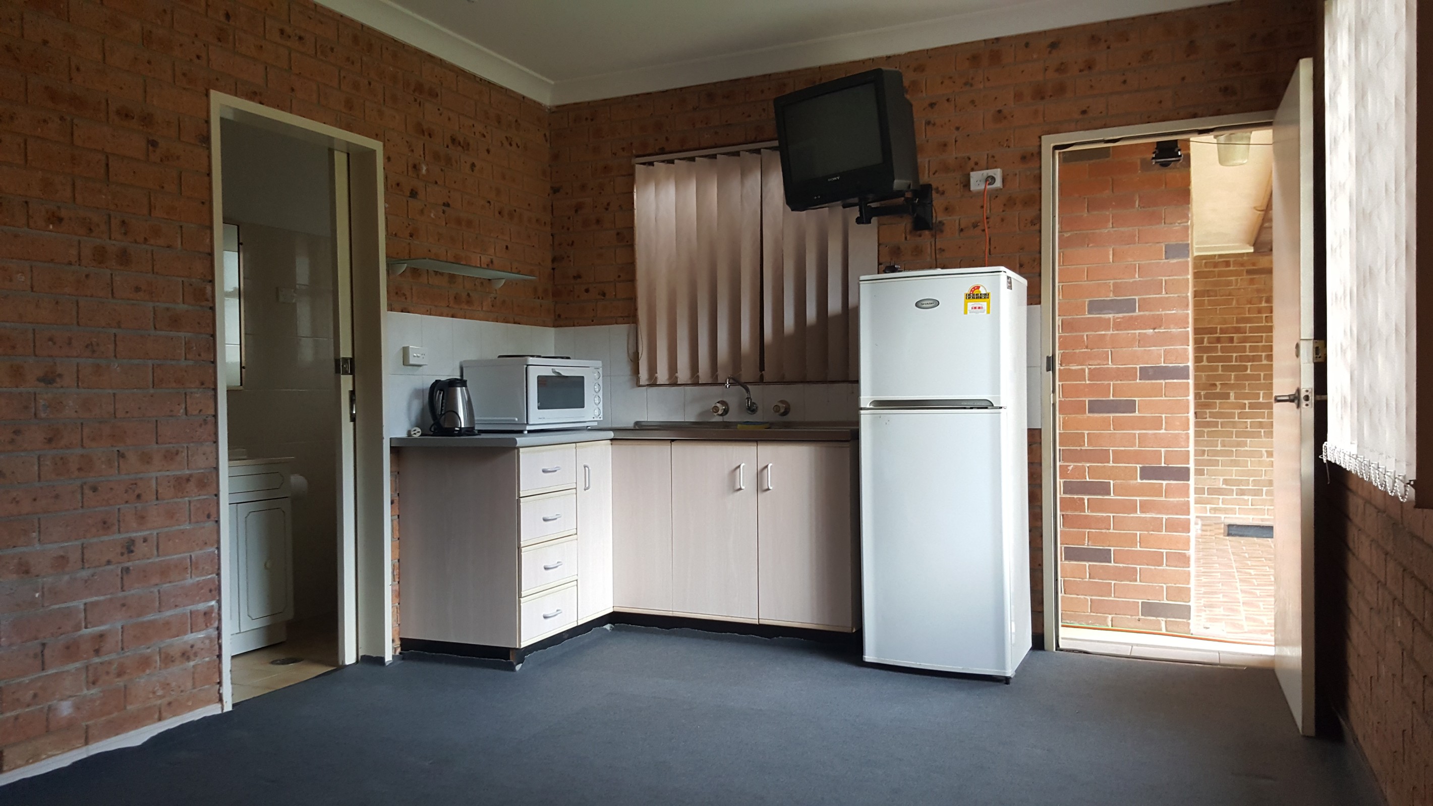 Granny Flat/5 Margaret Street, Kingsgrove, NSW 2208