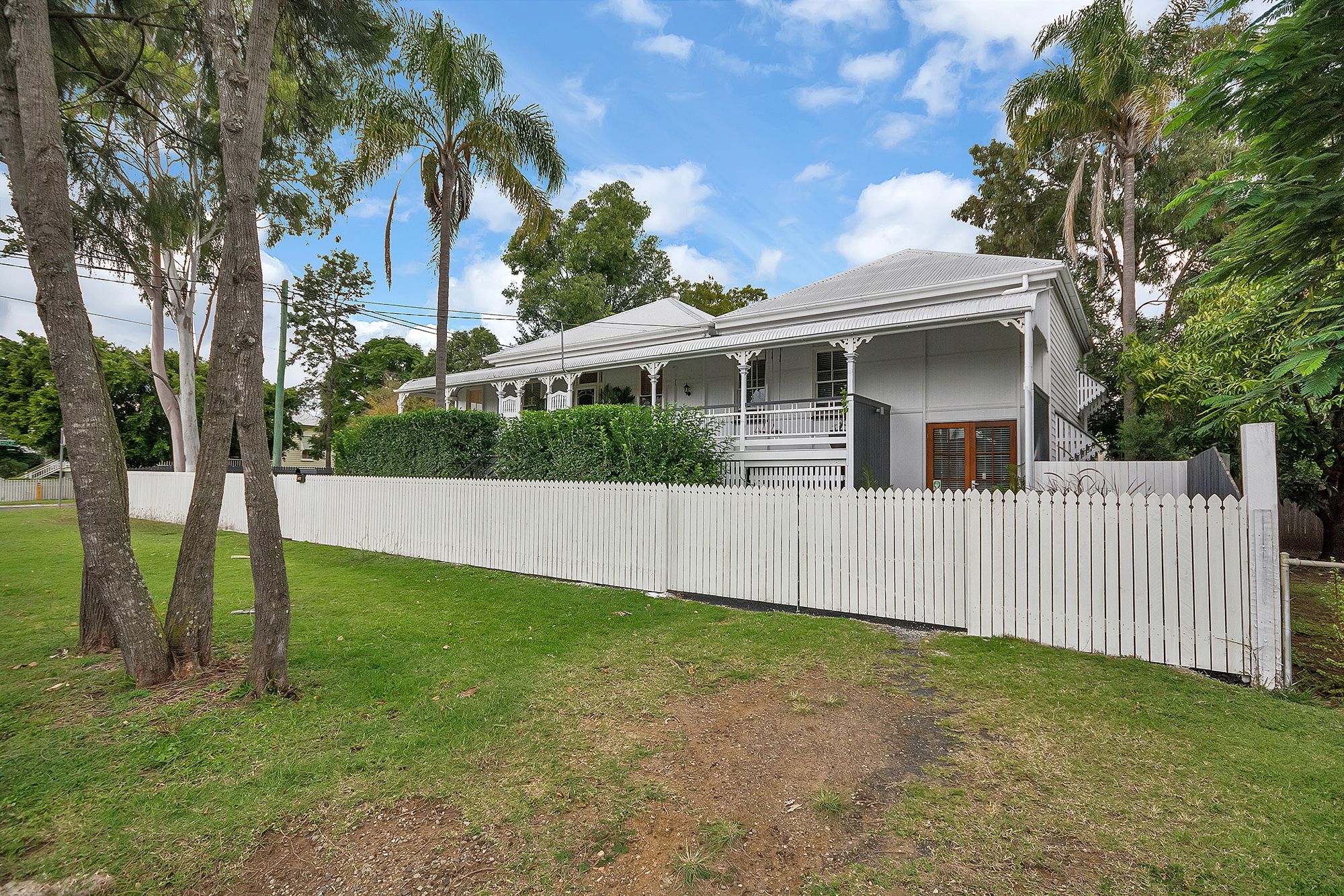 147 Glebe Road, Silkstone, QLD 4304