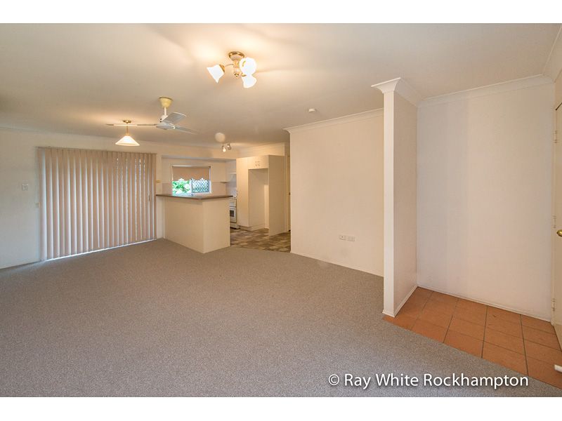 2/100 Victoria Place, Berserker, QLD 4701