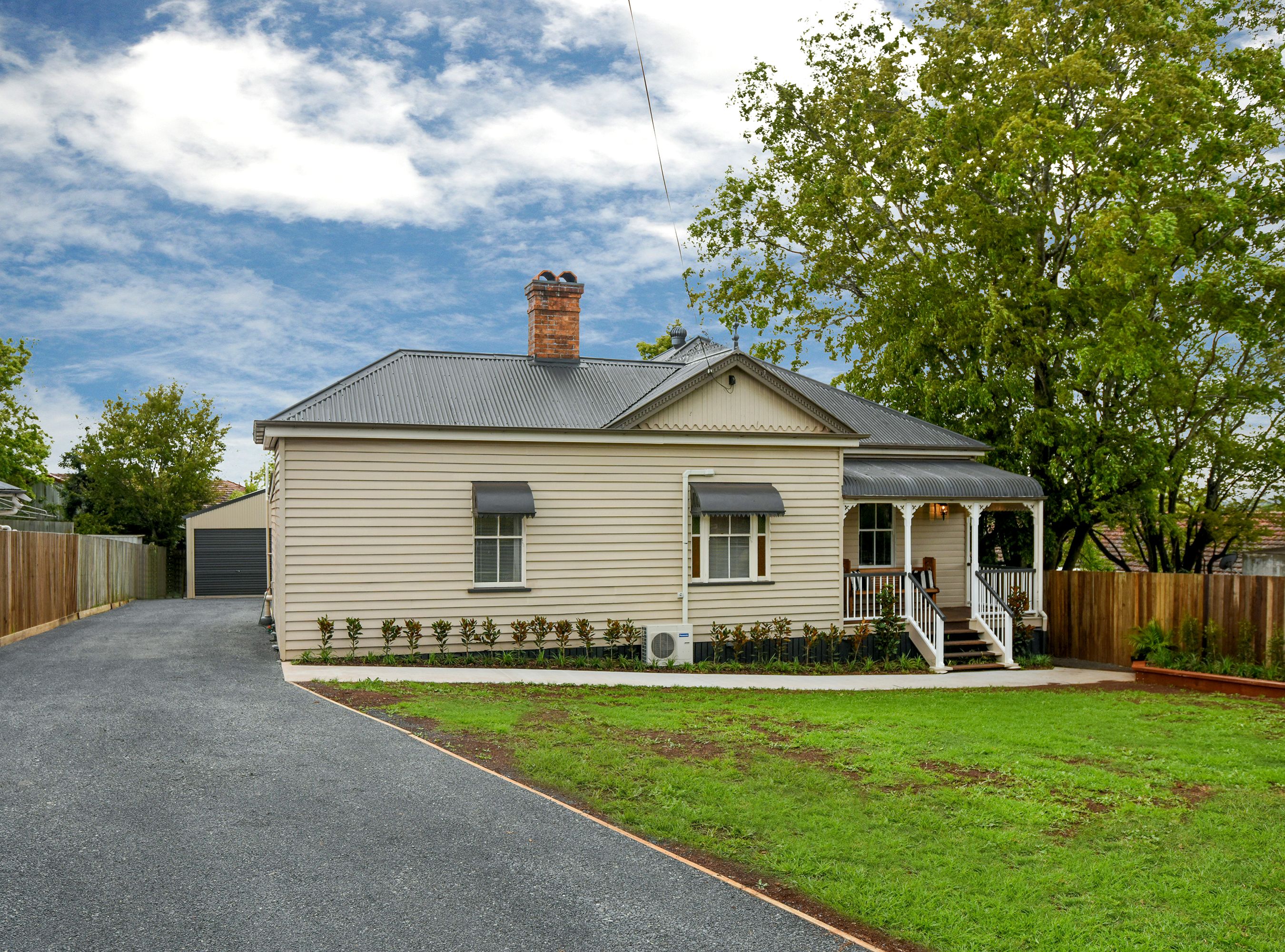 285 South Street, Harristown QLD 4350