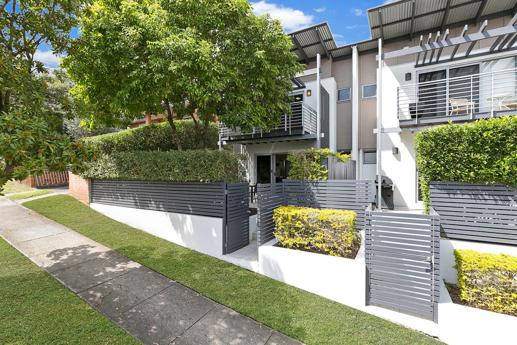 77 Douglas Street, Greenslopes QLD 4120