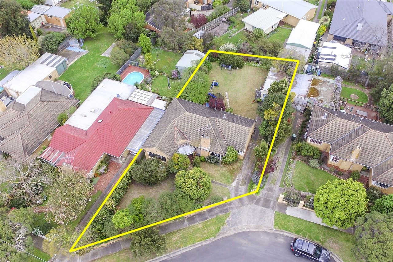 9 Norman Court, Highton, VIC 3216